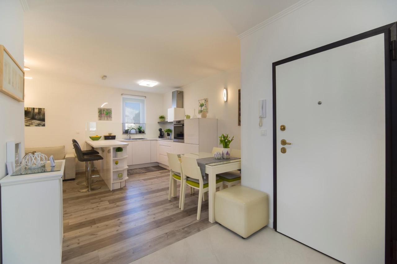 Apartment Marica พูลา ภายนอก รูปภาพ