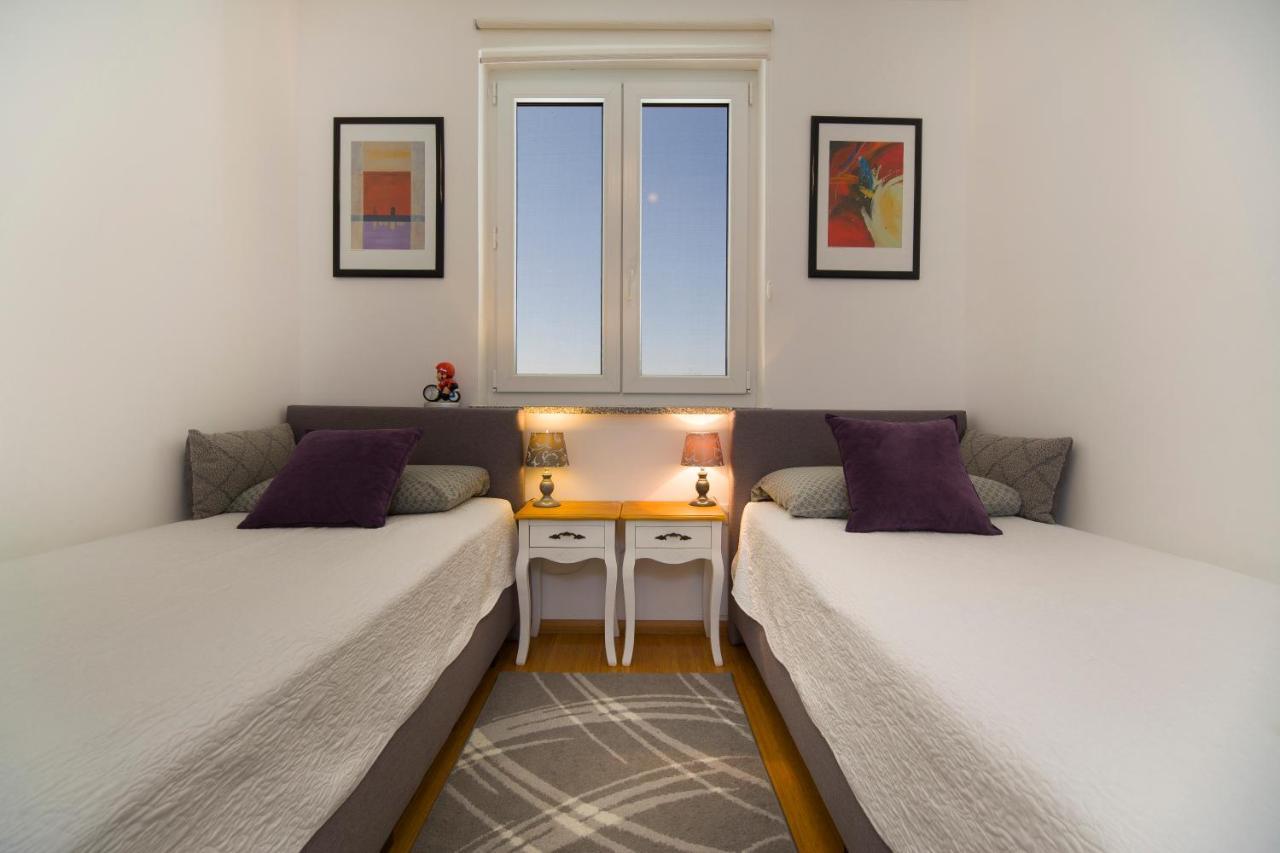 Apartment Marica พูลา ภายนอก รูปภาพ